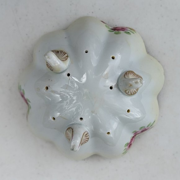 Vintage bone china berry bowl strainer - Picture 8 of 13